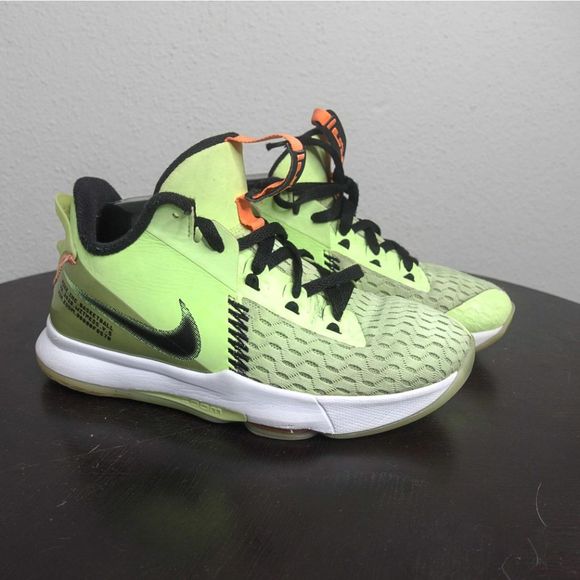 Basketball Other - Nike Lebron Witness 5 Basketball Shoes "Grinch" Lime Size 6.5 Y